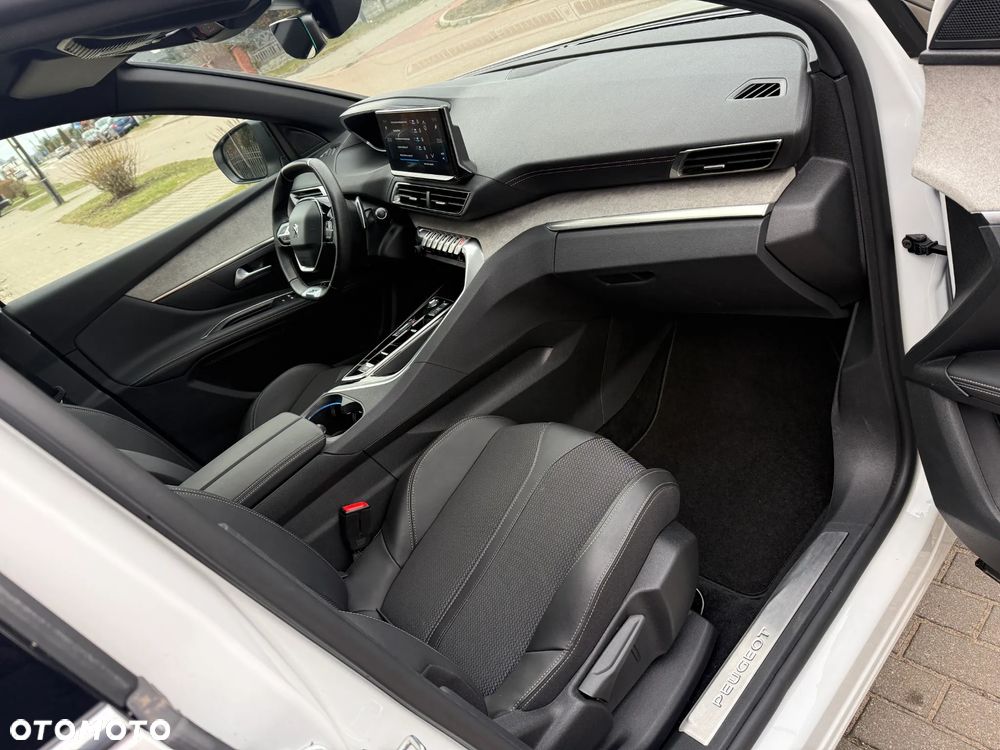 Peugeot 5008 PureTech 130 EAT8 Stop & Start GT - 27