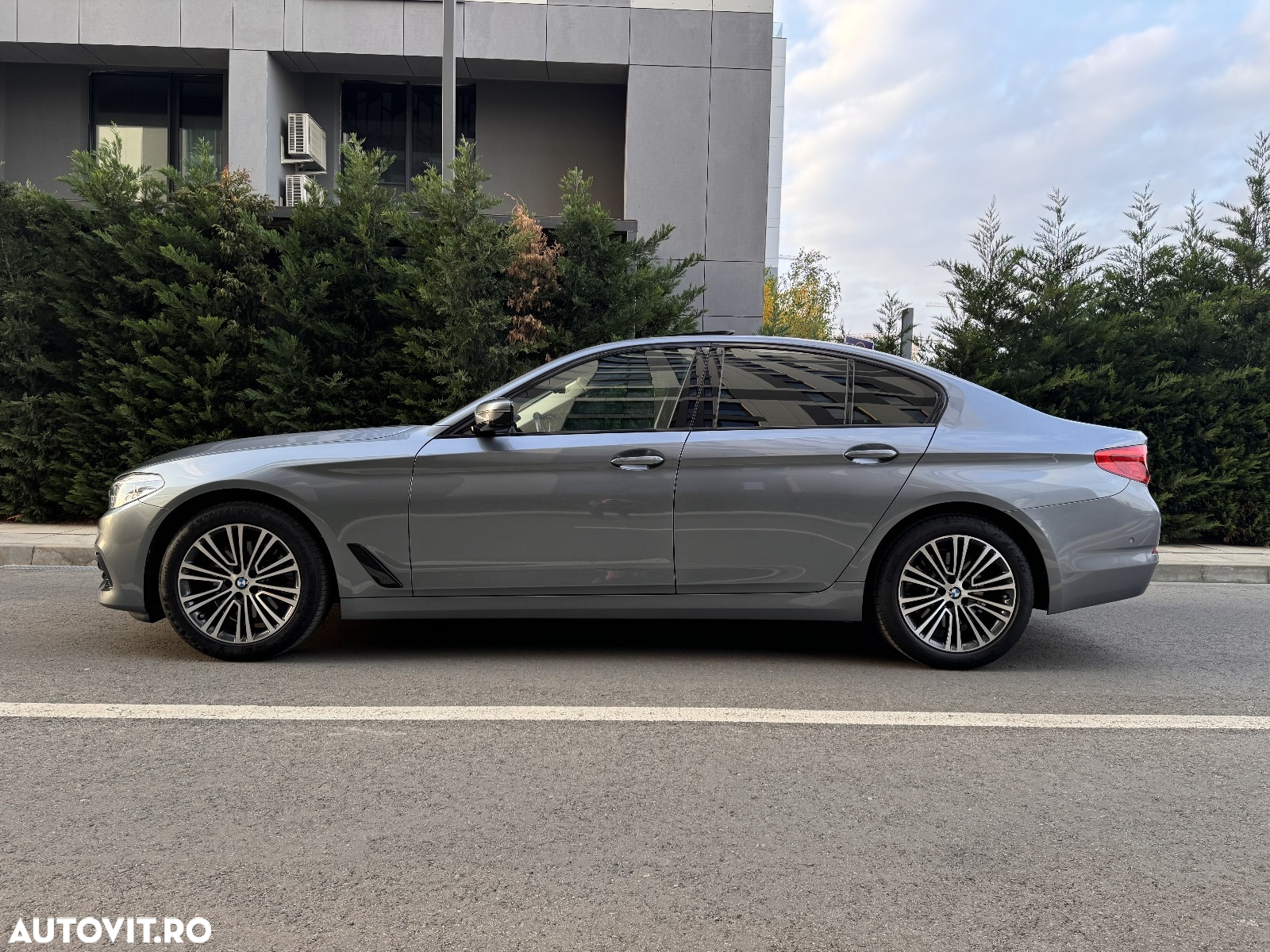 BMW Seria 5 520d AT - 8