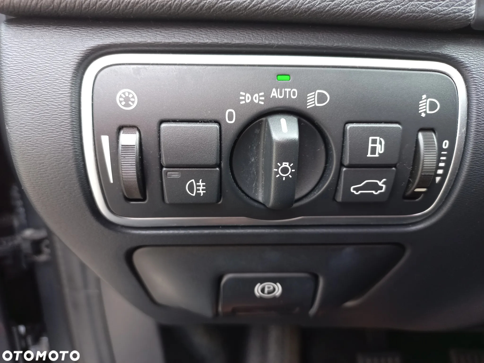 Volvo V60 D2 Drive-E R-Design Momentum - 23