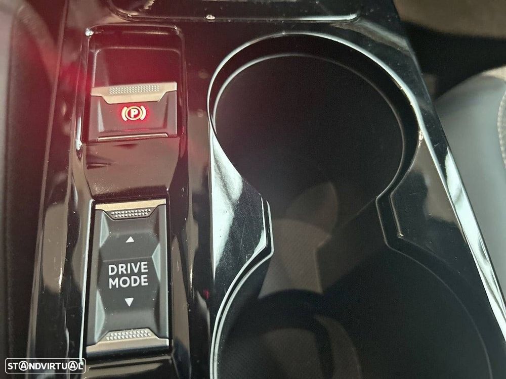 Peugeot 2008 1.2 Hybrid Allure e-DCS6 - 21