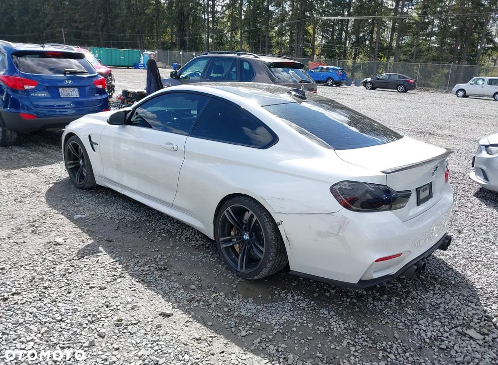 BMW M4 - 5