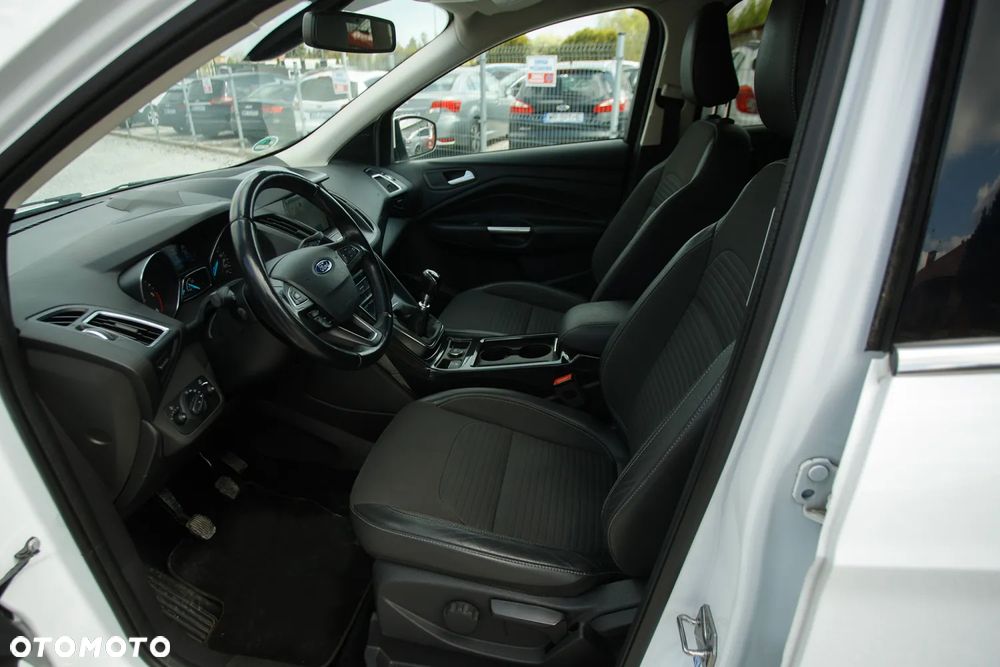 Ford Kuga 2.0 TDCi 2x4 Titanium - 27