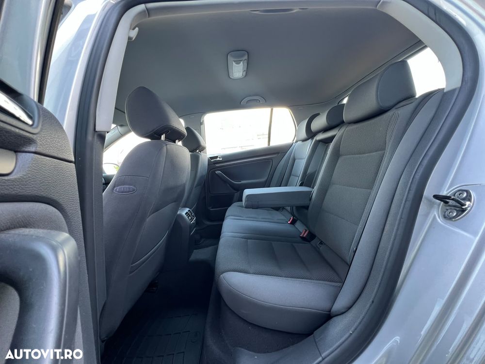 Volkswagen Golf 1.9 TDI Comfortline DSG - 14