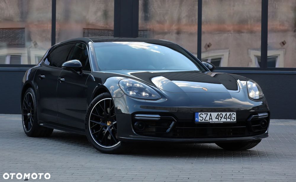 Porsche Panamera GTS Sport Turismo - 2