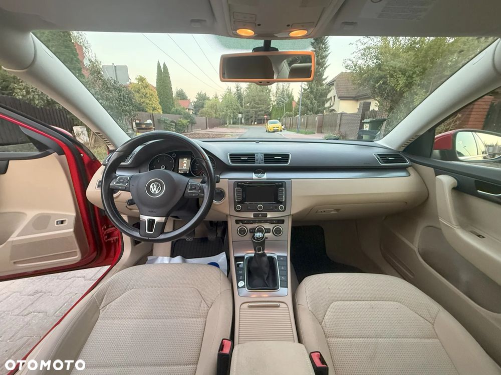 Volkswagen Passat 1.6 TDI Comfortline - 4