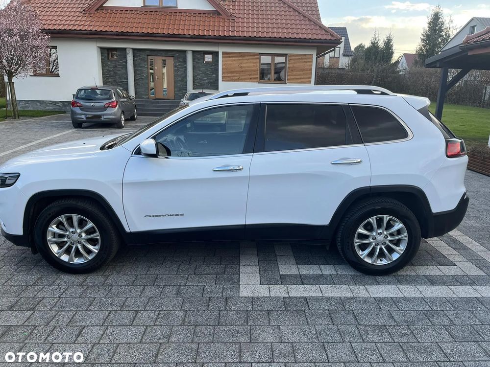 Jeep Cherokee - 4