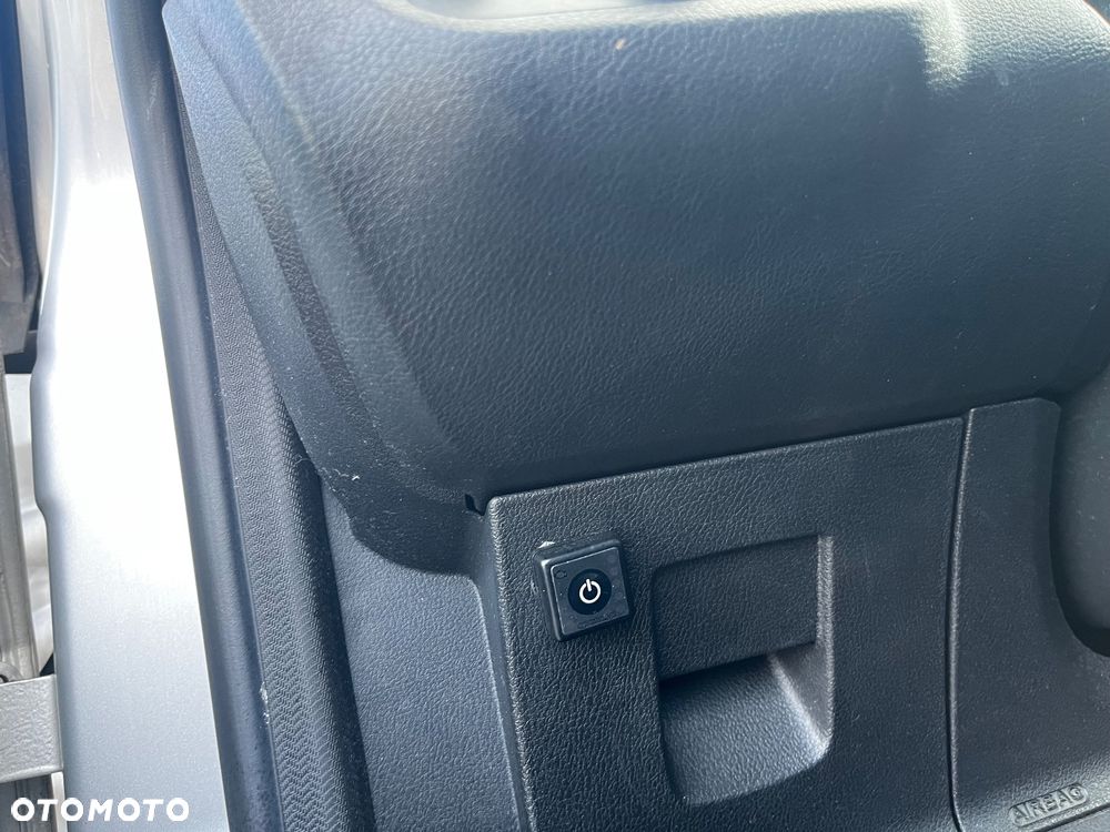 Ford S-Max 2.0 Titanium - 32