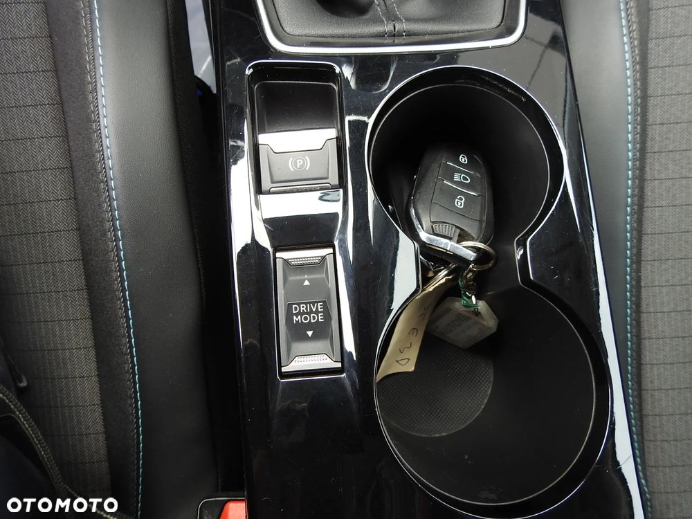 Peugeot 208 PureTech 75 Allure Pack - 30