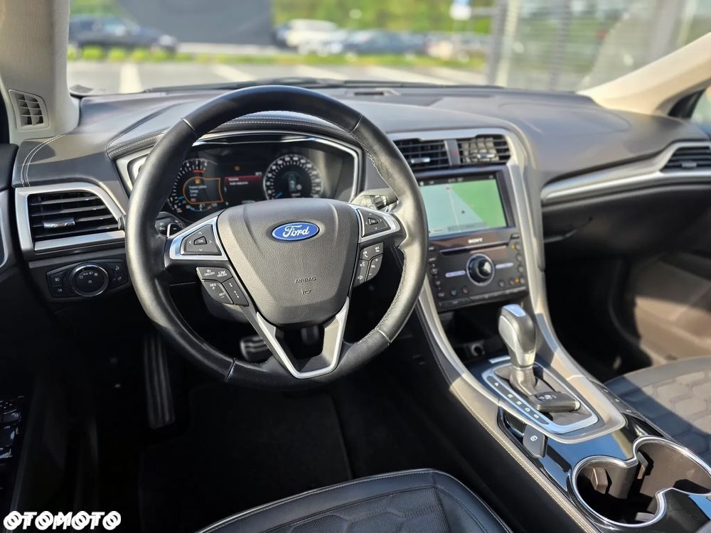 Ford Mondeo Vignale 2.0 EcoBoost - 11