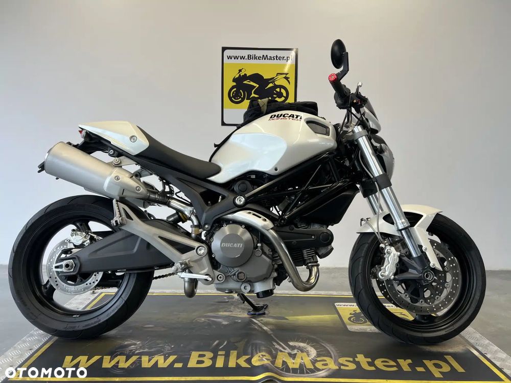 Ducati Monster - 1
