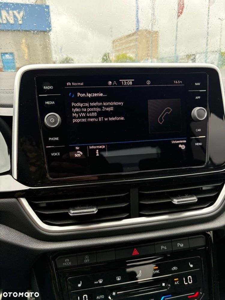 Volkswagen T-Roc - 17