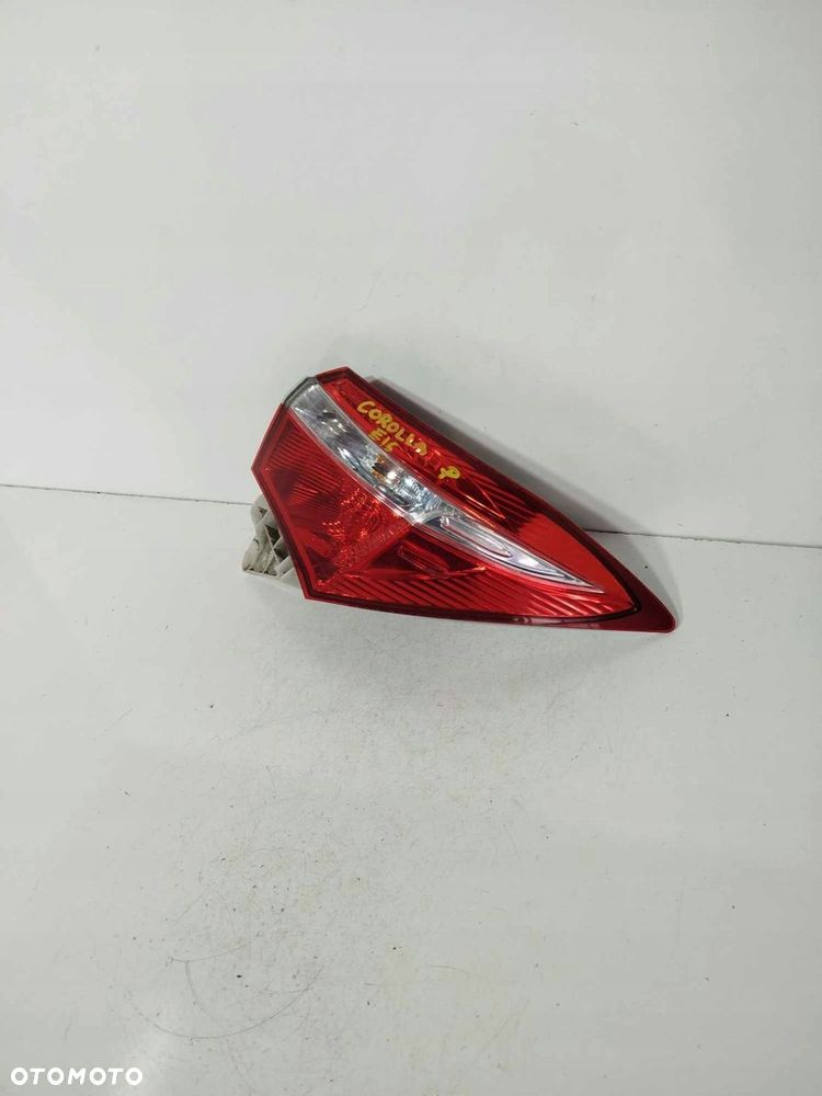 LAMPA TYŁ TYLNA PRAWA TOYOTA COROLLA E16 SEDAN 81550-02760-00 - 1