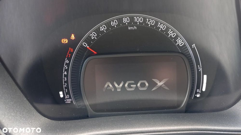 Toyota Aygo X 1.0 VVT-i X-play - 2