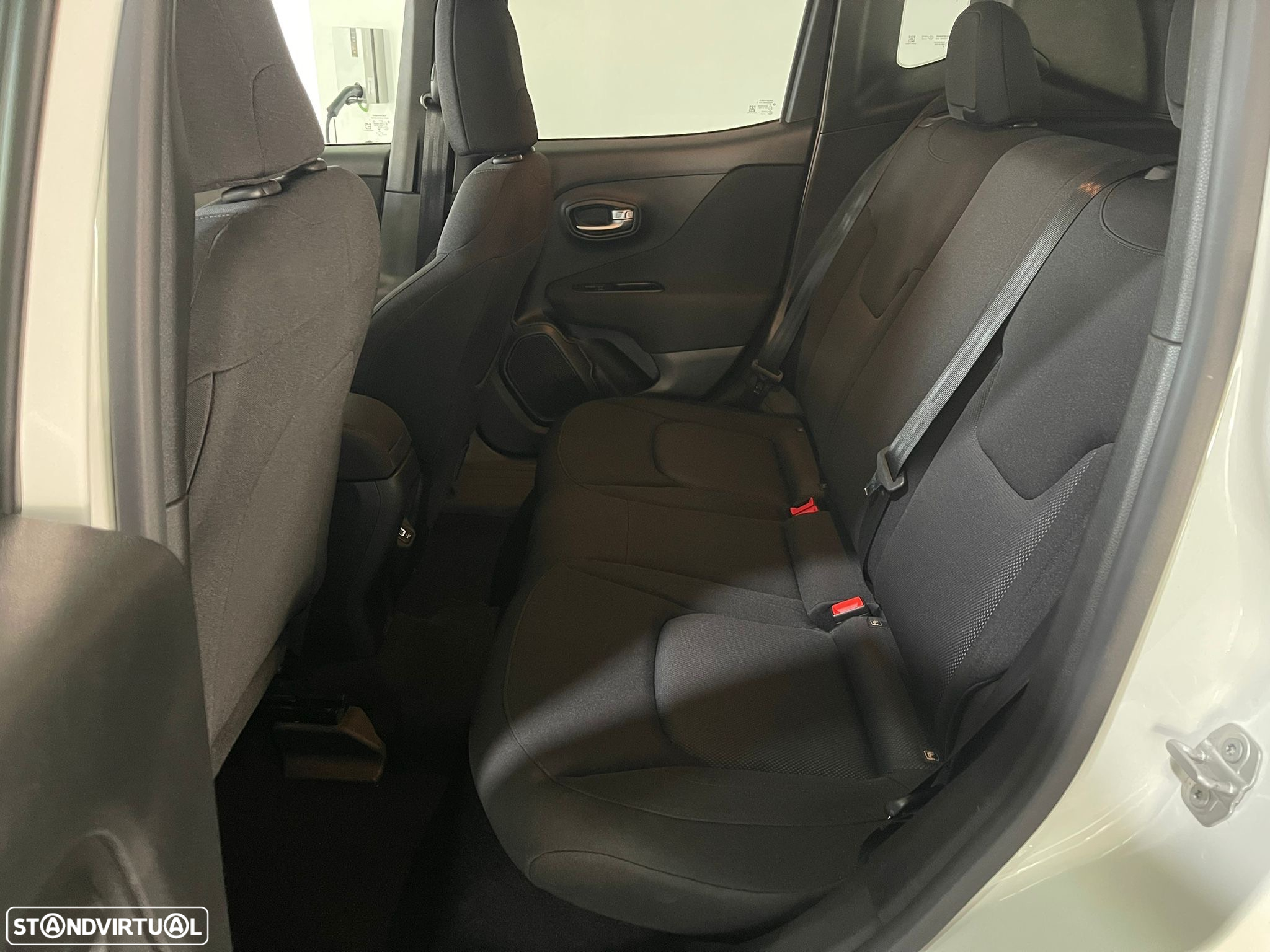 Jeep Renegade 1.0 T Limited - 9