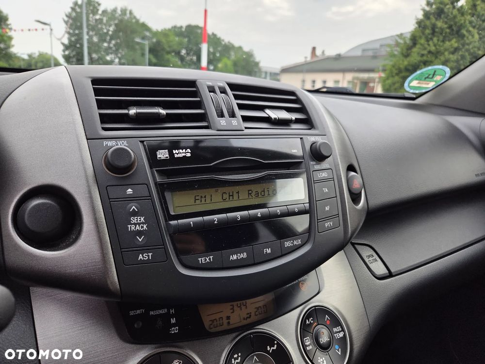Toyota RAV4 2.0 VVT-i Premium - 12