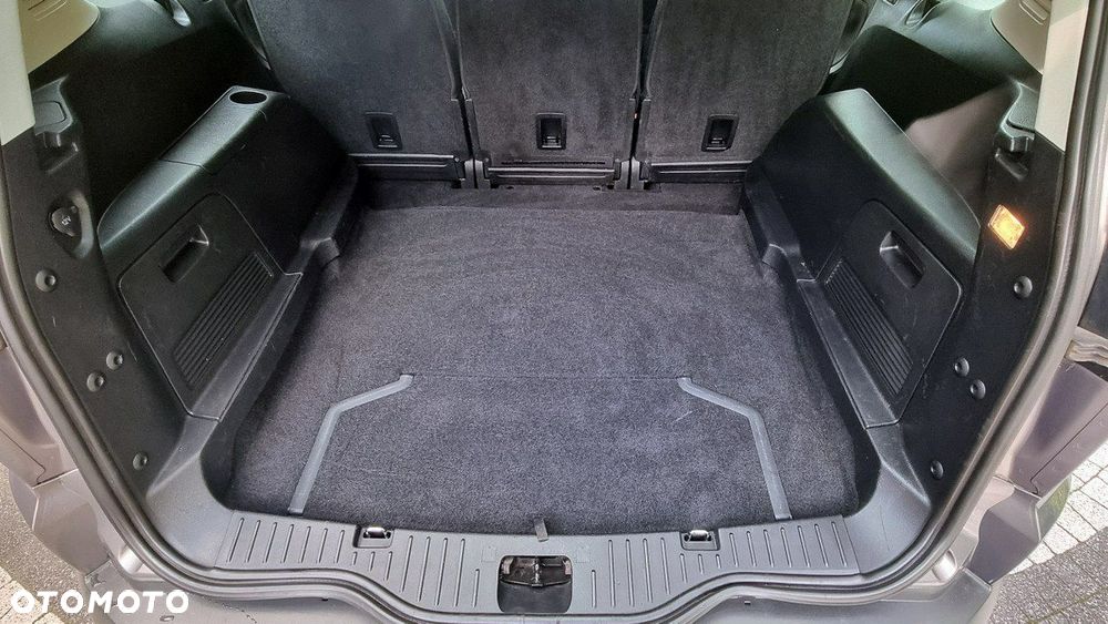 Ford S-Max - 22