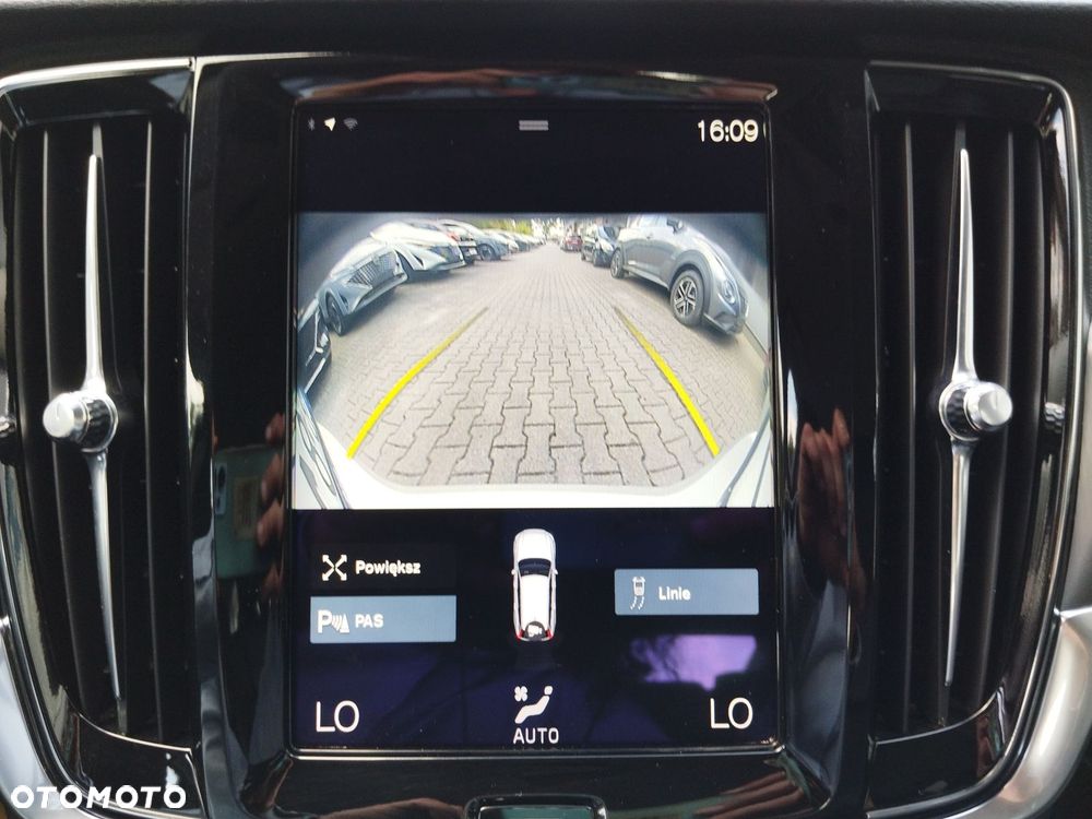 Volvo V90 D5 AWD Momentum - 23