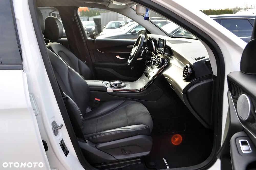 Mercedes-Benz GLC - 30