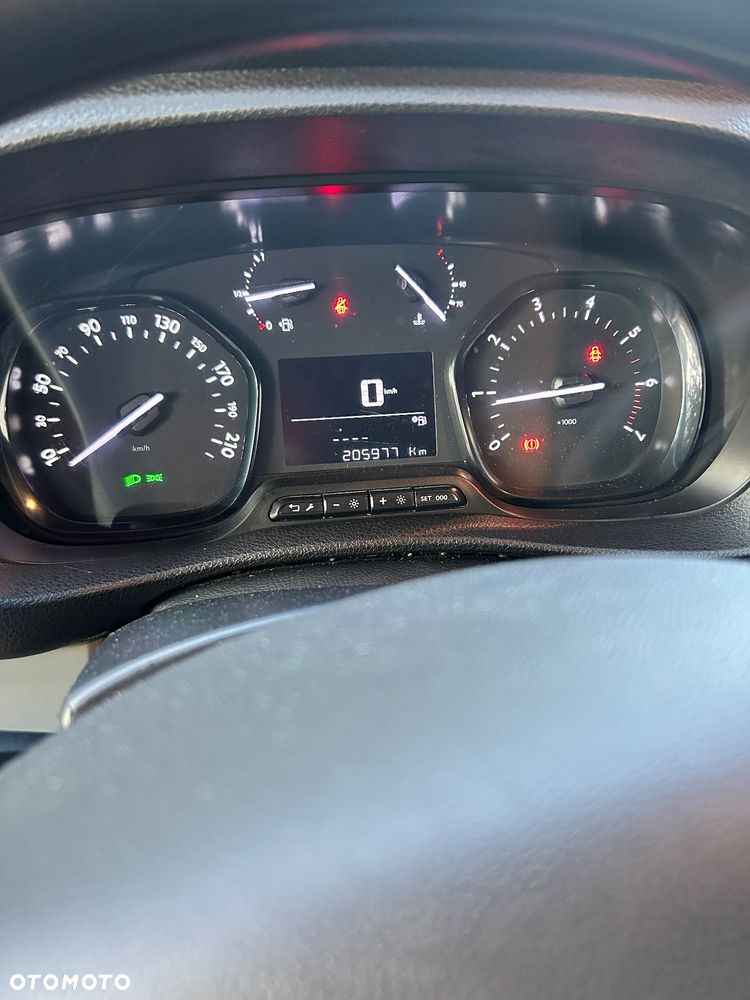 Opel Vivaro - 13