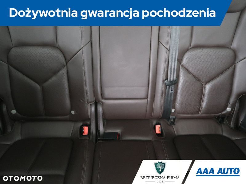 Porsche Cayenne - 12