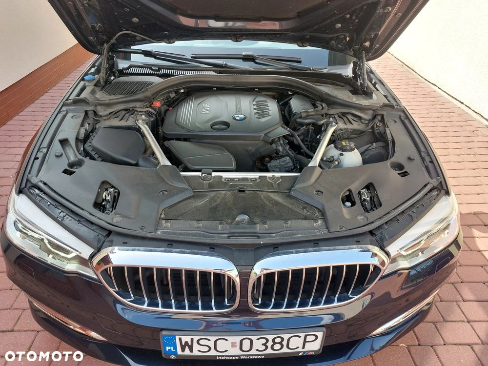 BMW Seria 5 520d xDrive Luxury Line sport - 12