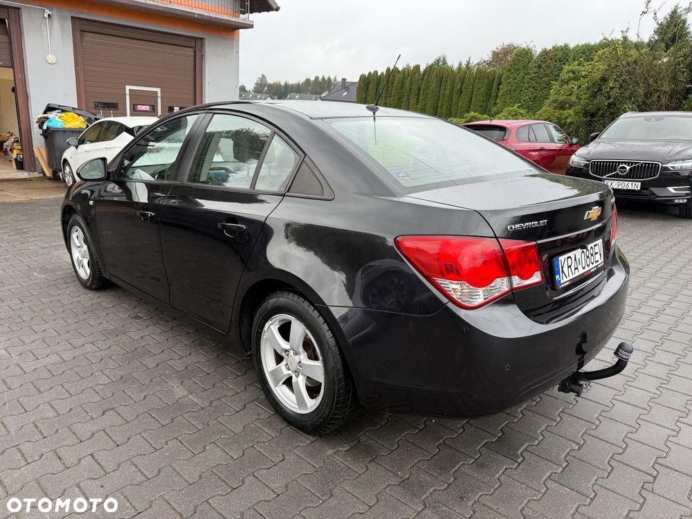 Chevrolet Cruze 1.8 LS+ - 7