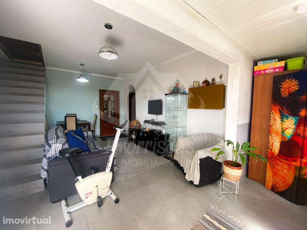 Moradia T2 com sótão aproveitado no Bairro da CAR em Camarate, Loures - Grande imagem: 4/25