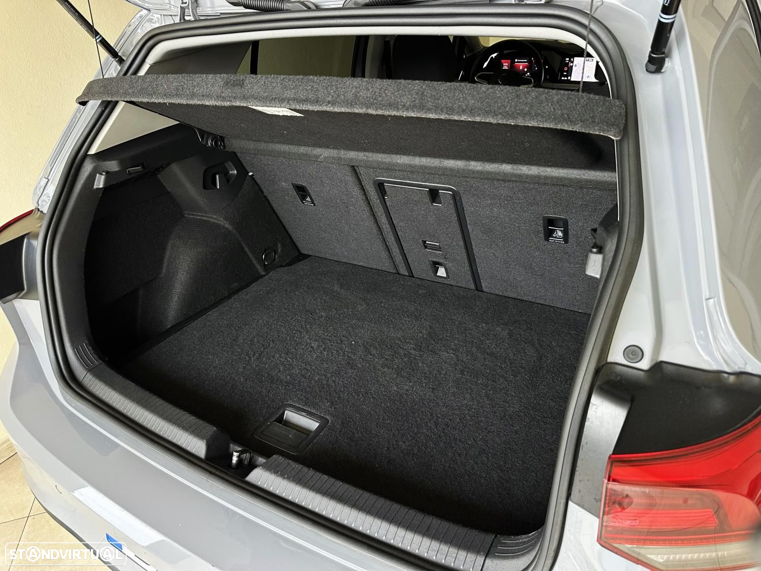 VW Golf 1.0 TSI Life - 31