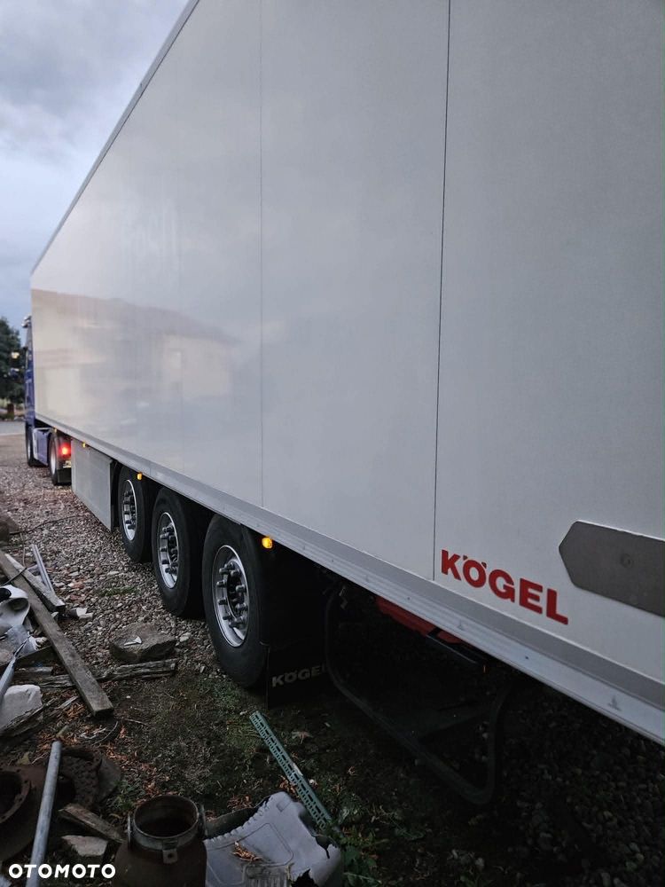 Kögel SV24 , Podnoszona OŚ / OSIE SAF / PALECIARA - 5