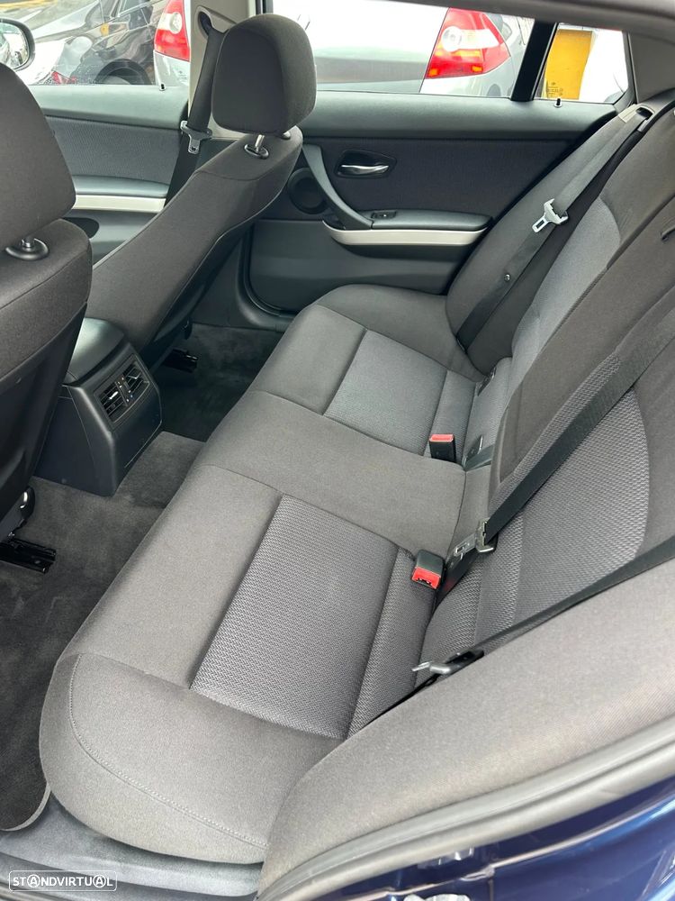 BMW 318 d Touring - 4