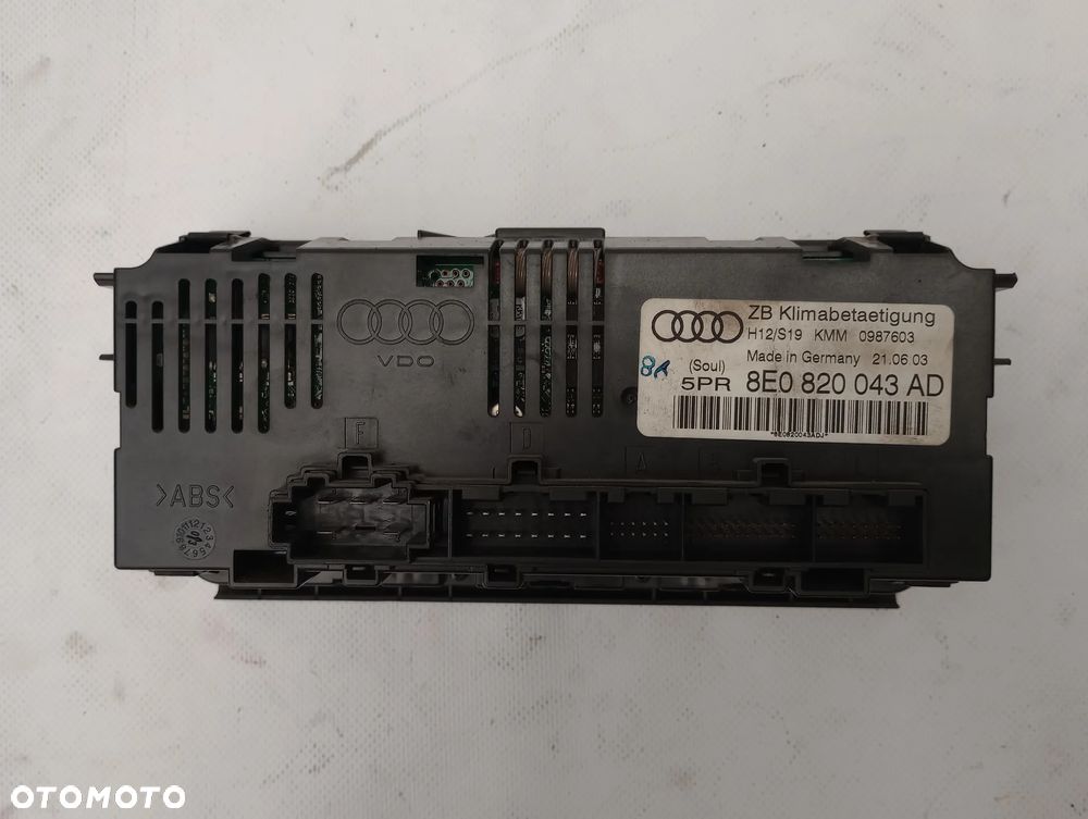 Audi A4 B6 Panel Sterowania Klimatyzacji 8E0820043AD - 3