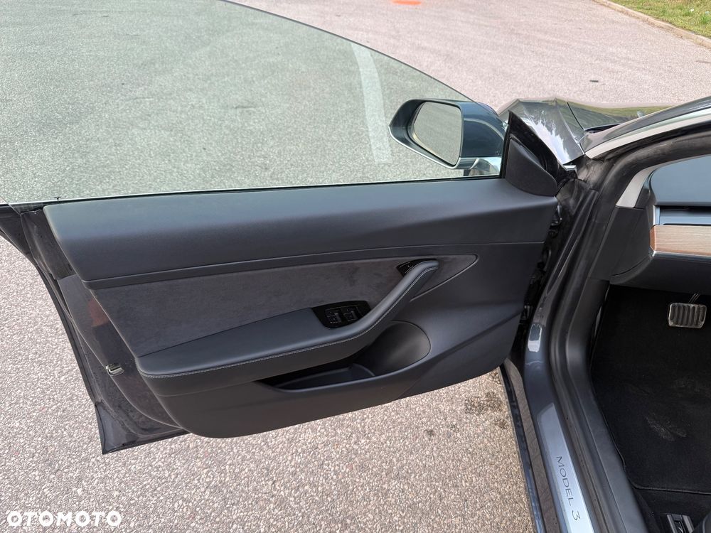 Tesla Model 3 Standard Range Plus - 12