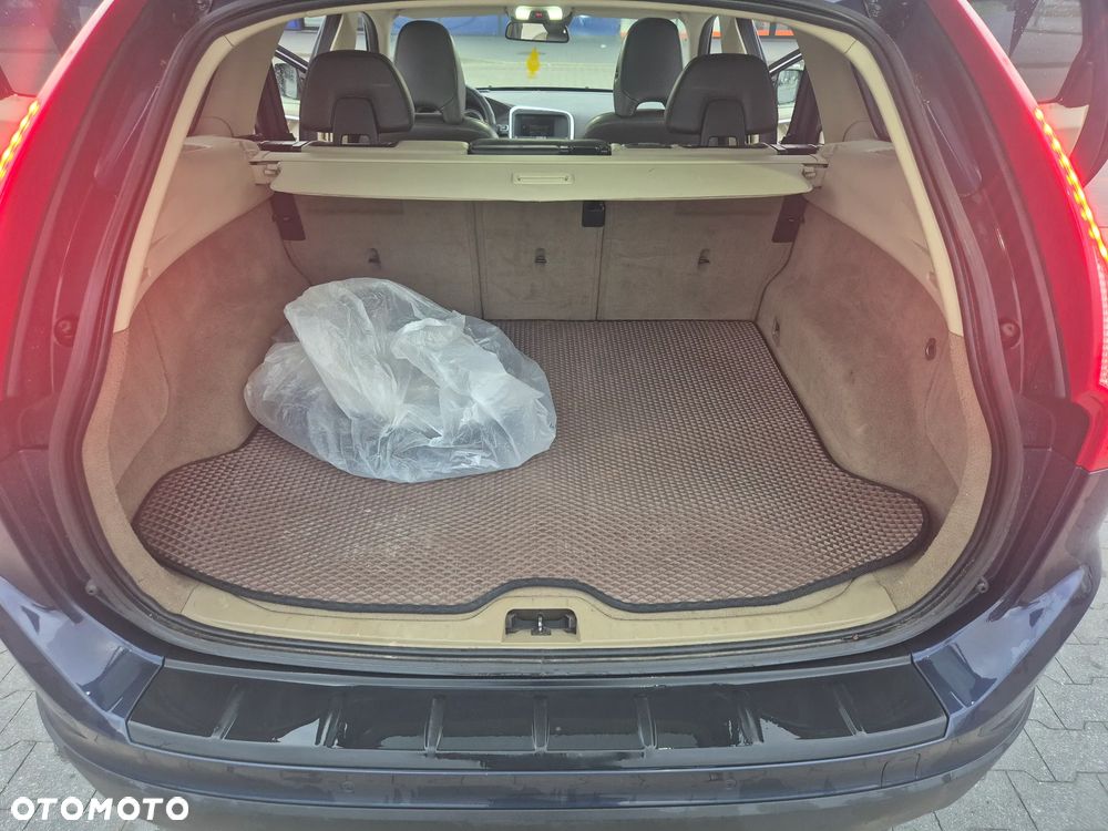 Volvo XC 60 D4 AWD Geartronic Summum - 4