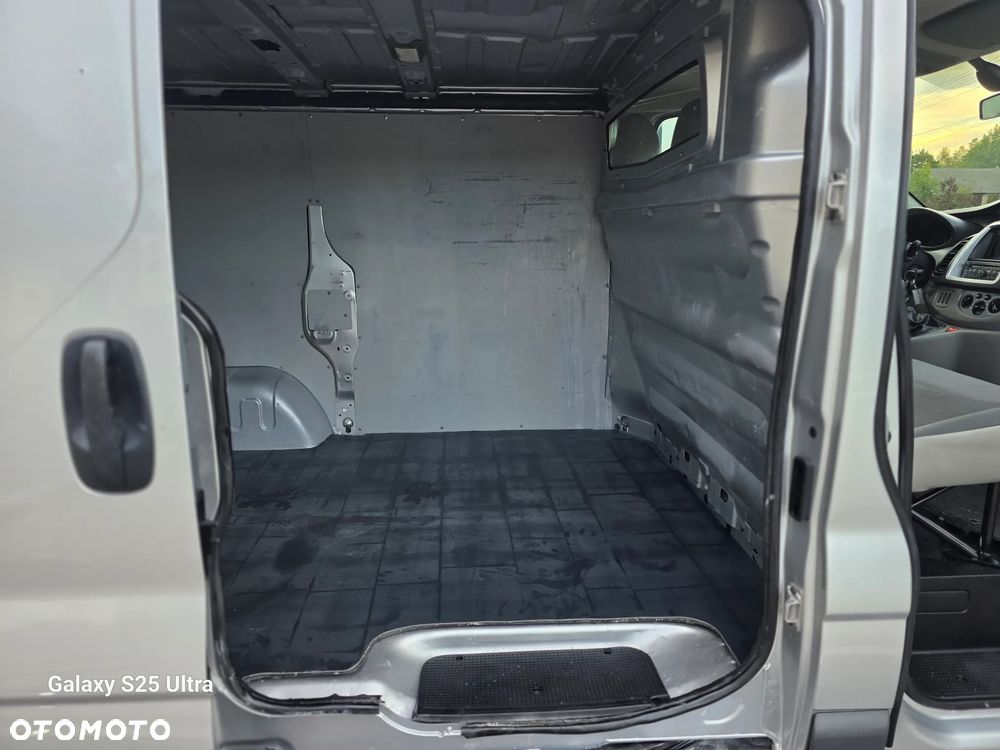 Opel Vivaro - 16