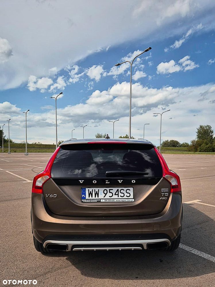 Volvo V60 Cross Country T5 AWD Momentum - 14