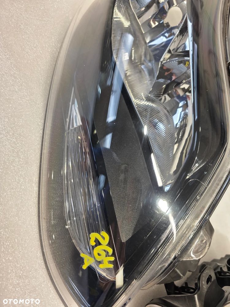 FORD FOCUS MK3 10- KOMPLET LAMP LEWA + PRAWA LAMPA PRZEDNIA PRZÓD CIEMNA ST / TITANIUM , NR BM51-132029-CH / BM51-13W030-CH , NR AUKCJI LPP264 - 5