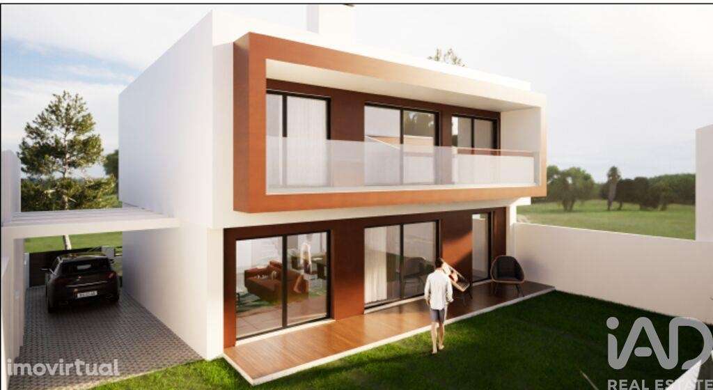 Casa / Villa T4 em Palhais e Coina de 187,00 m2 - Grande imagem: 2/5