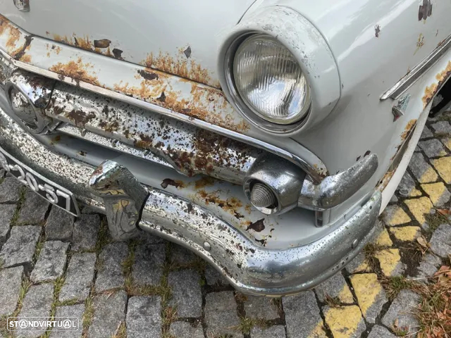 Ford Crestline - 14