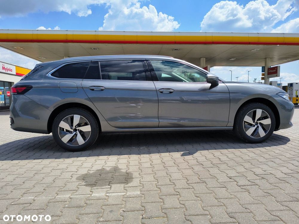 Volkswagen Passat - 4