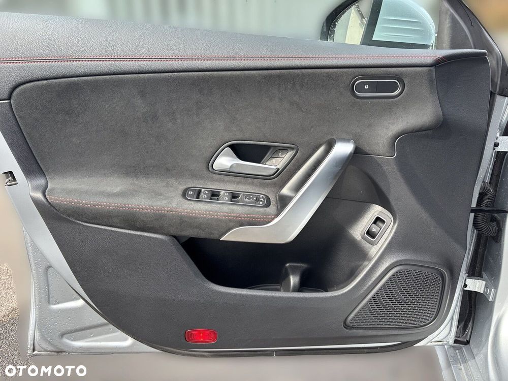 Mercedes-Benz CLA - 17