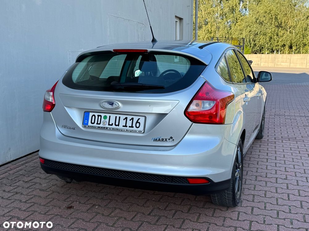 Ford Focus 1.6 Trend - 12