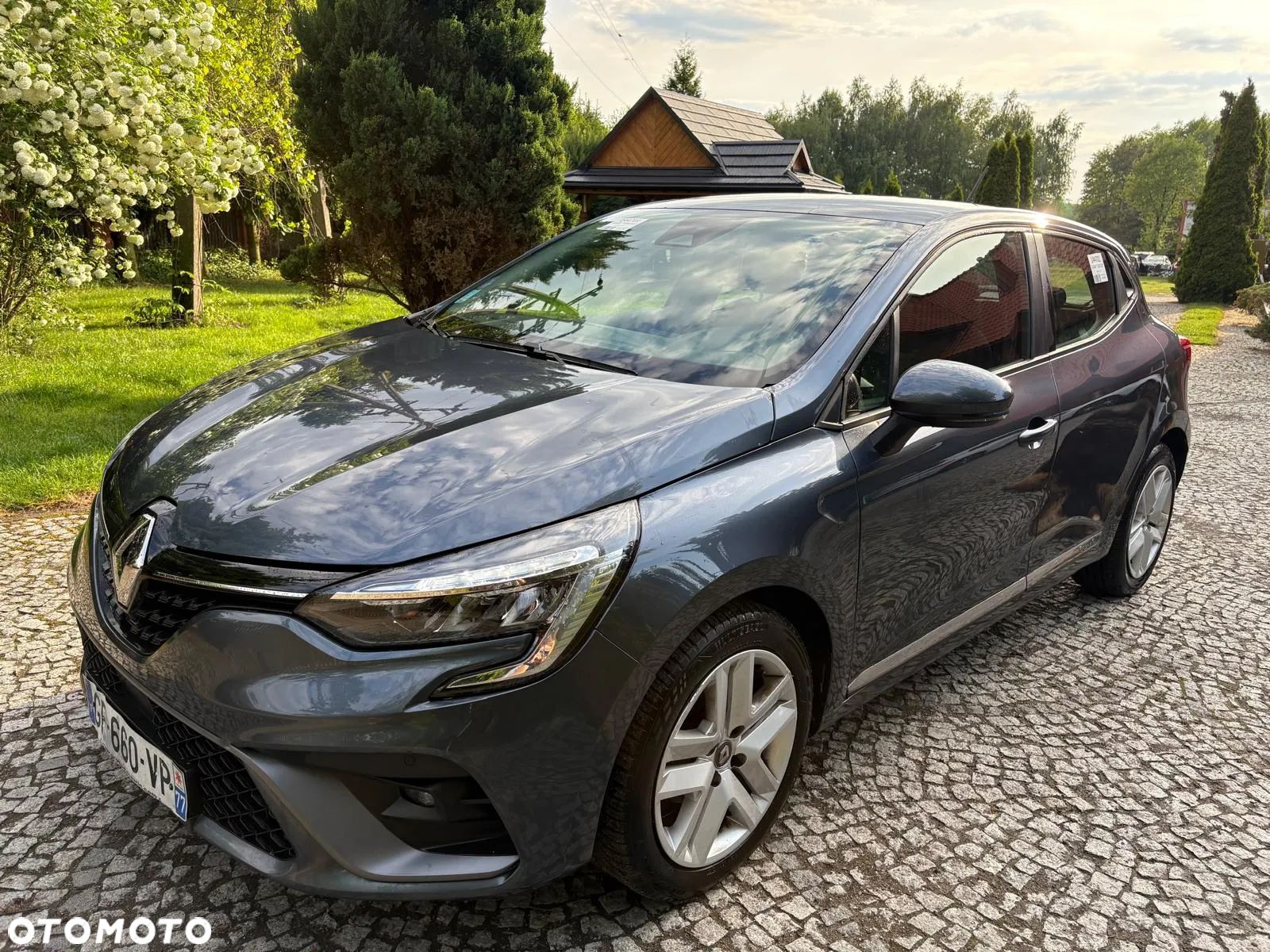 Renault Clio 1.0 TCe Evolution - 1