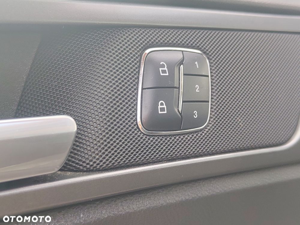 Ford Mondeo - 23
