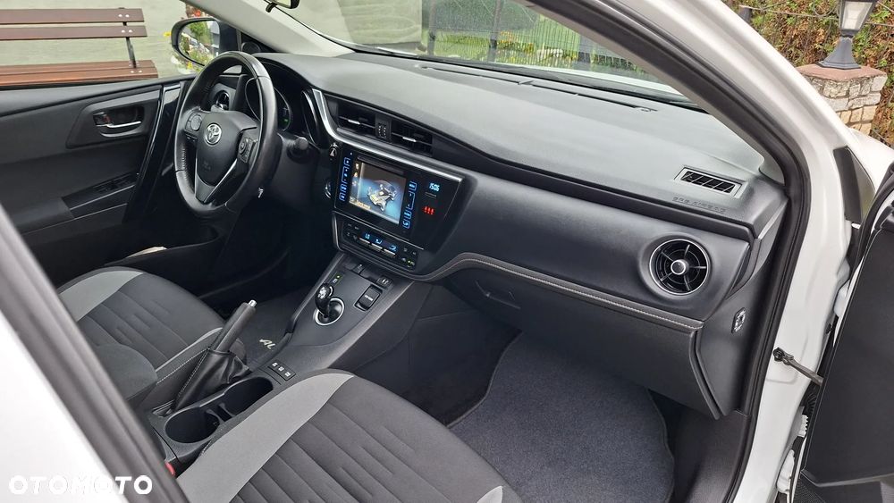 Toyota Auris 1.8 HSD Luna - 30