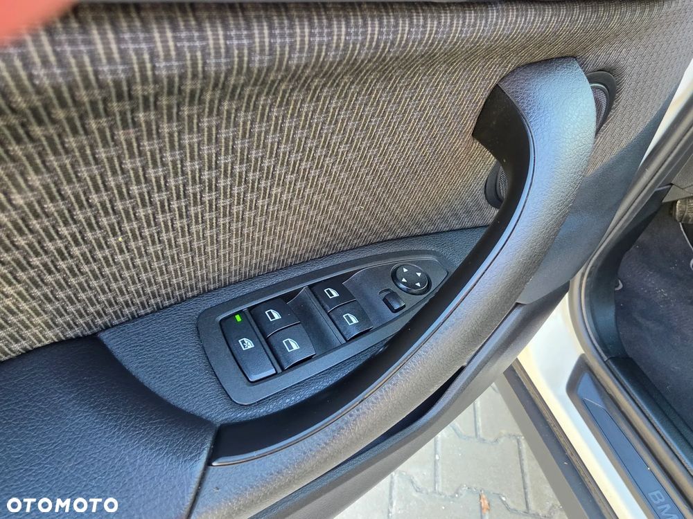 BMW X2 sDrive18i Advantage - 16