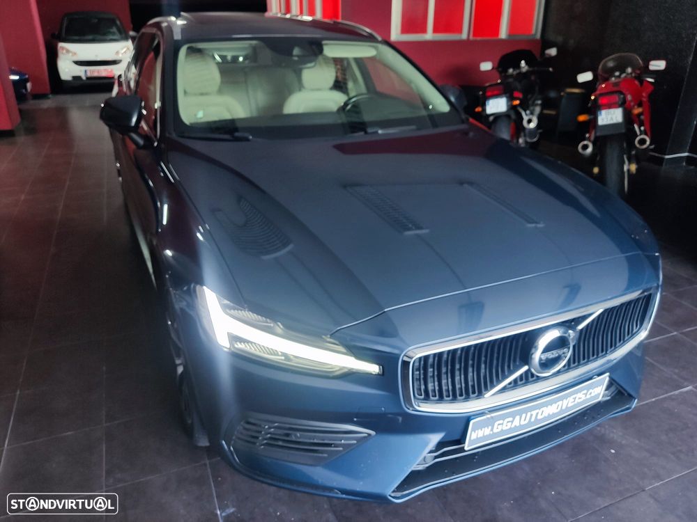Volvo V60 2.0 T8 AWD TE Momentum Plus - 28