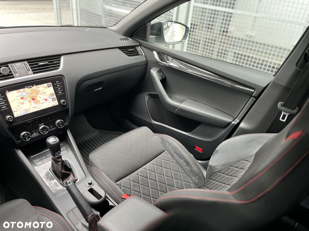 Skoda Octavia 2.0 TDI RS Challenge DSG - 22