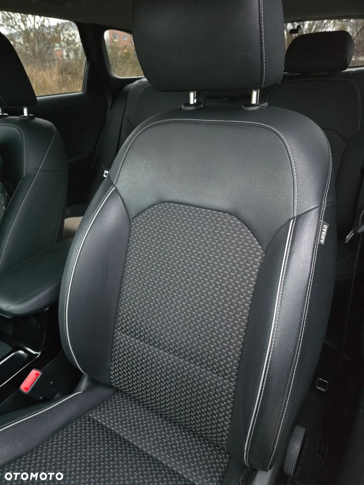 Kia Ceed 1.4 T-GDI L Business Line DCT - 31