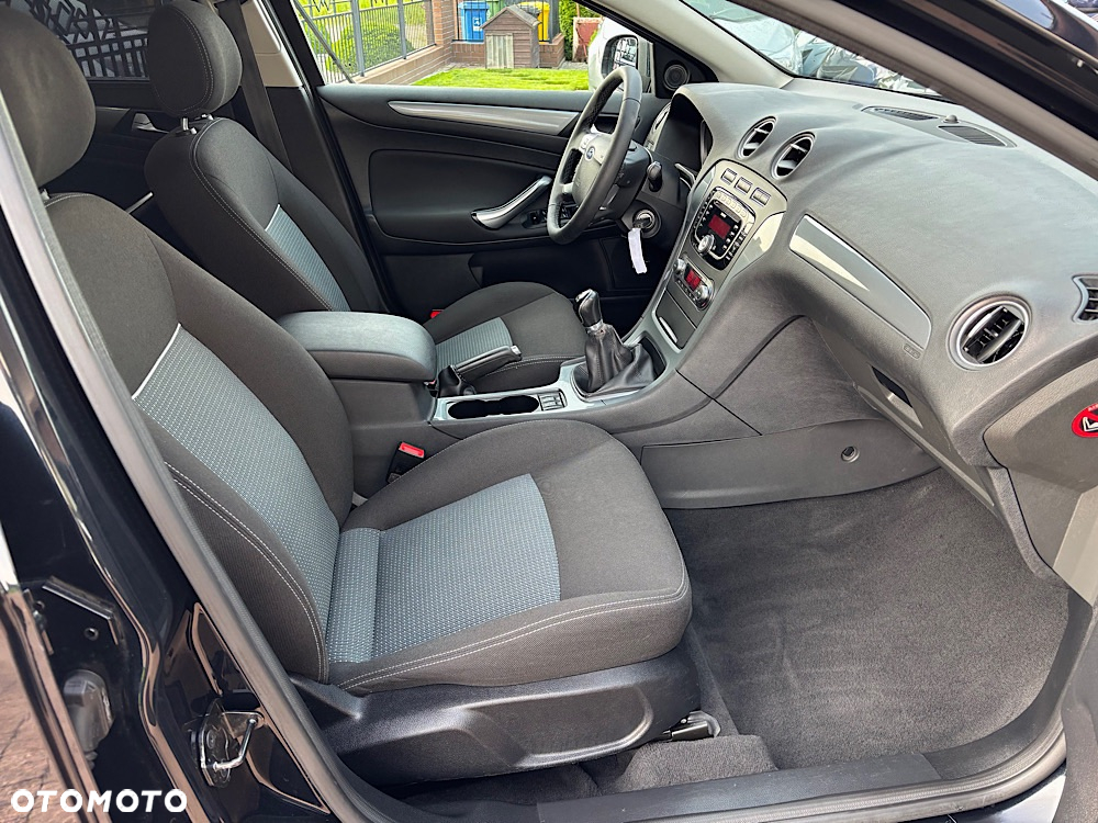 Ford Mondeo 2.0 FF Titanium - 25