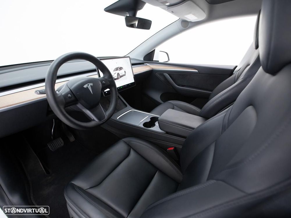 Tesla Model Y Long Range Dual Motor AWD - 9